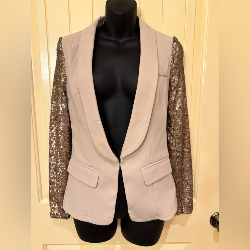 NWT Line & Dot Beige Blazer with Gold Sequin Sleeves Size Small
